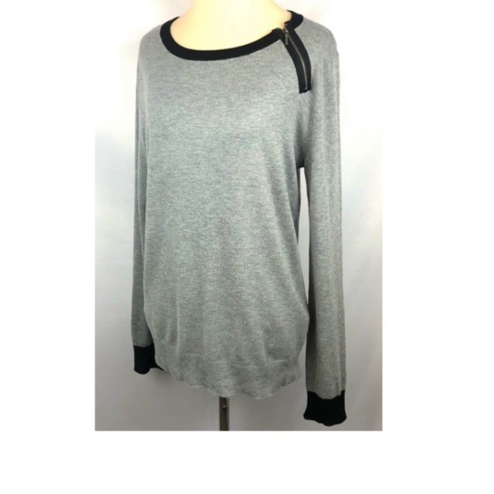 SALE🎈BEAUTIFUL GERARD DERAL GRAY SWEATER WITH BLACK TRIM WITH ZIPPER!
